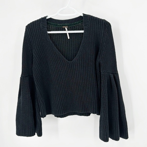Free People Damsel Sweater Black Bell Sleeve V Neck Rib Knit Boho feminine casua - Picture 1 of 5